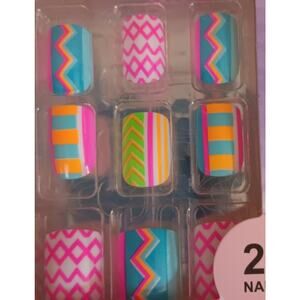 Nail Sets 24 Piece New Pretty Secrets Professional Artificial Art textured